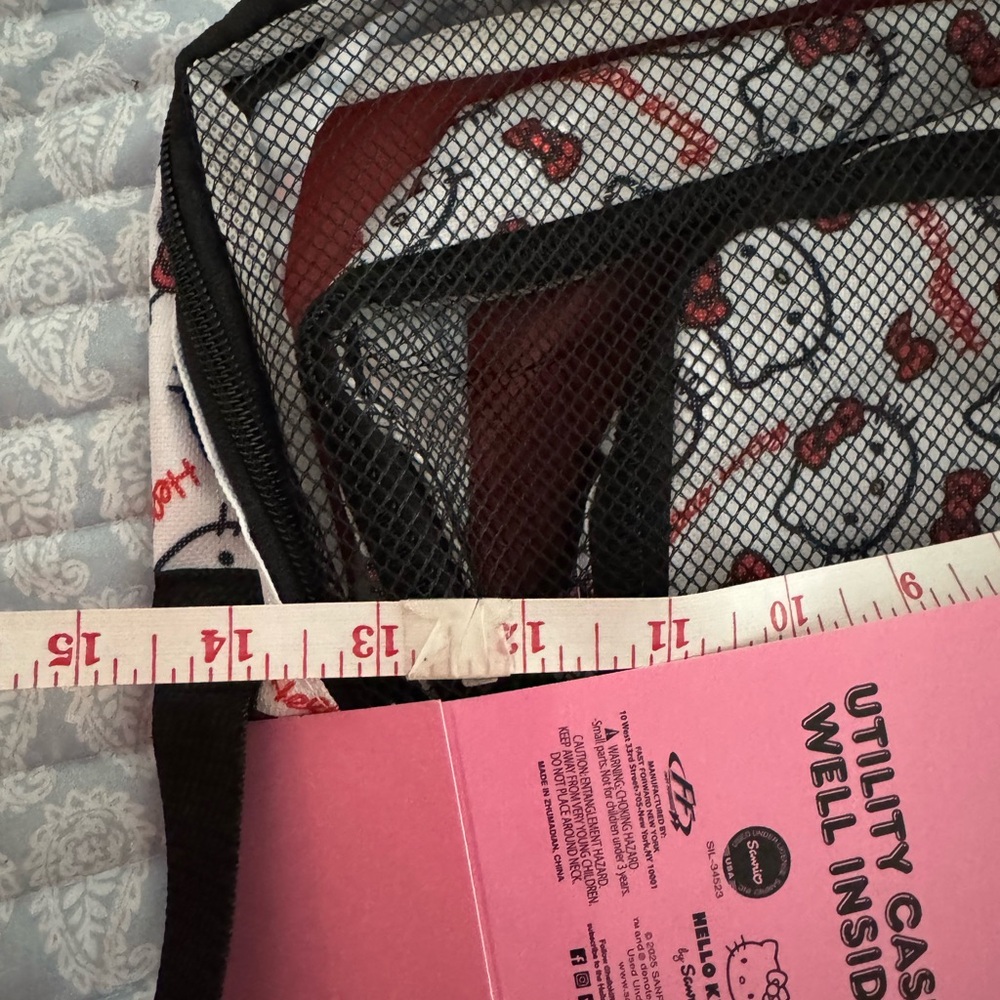 HELLO KITTY 3PC UTILITY CASES/TRAVEL POUCHES - Picture 6 of 6